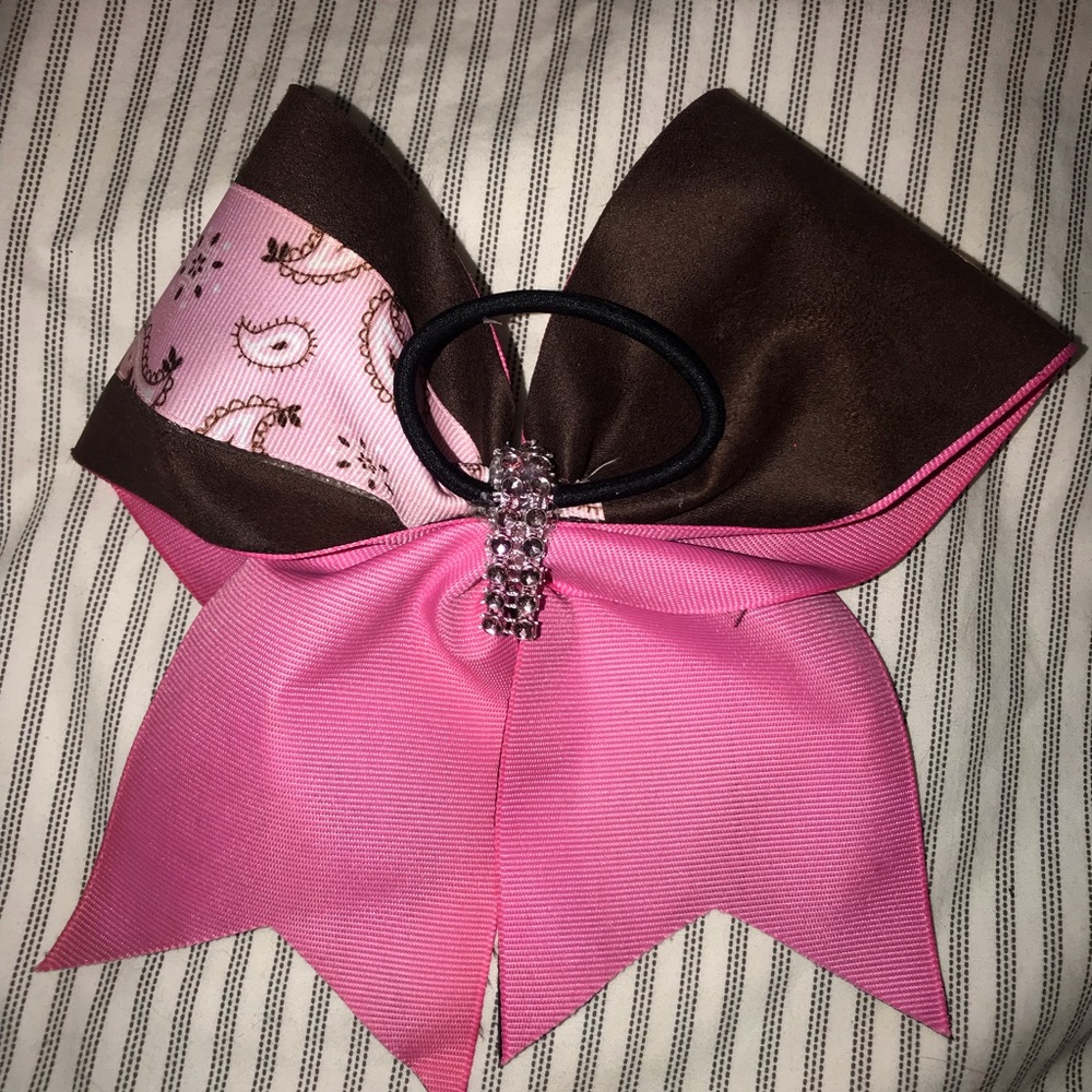 Cheer bow - Picture 2 of 2